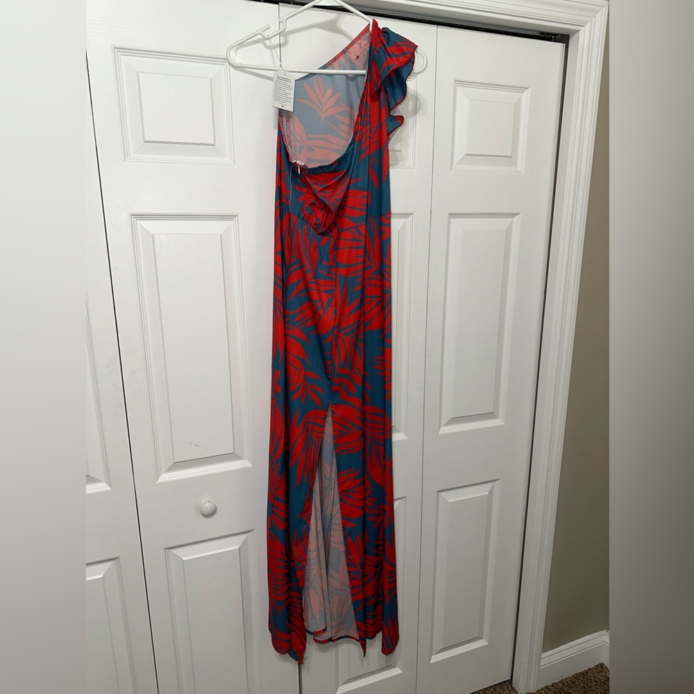 NWT Tropical Red and Teal Leaf Maxi Dress - Picture 2 of 4